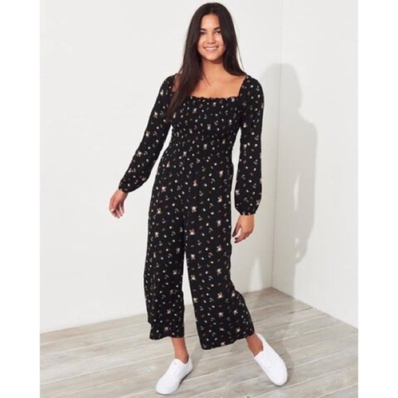 Hollister Black Floral Off the Shoulder Jumpsuit Small Y2K - Picture 1 of 3